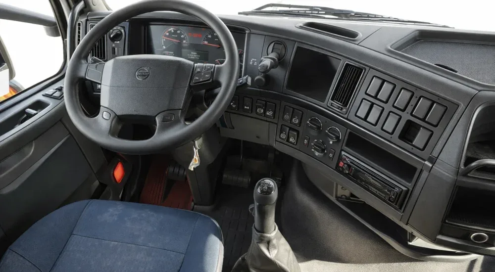 інтер'єр кабіни Volvo FH13