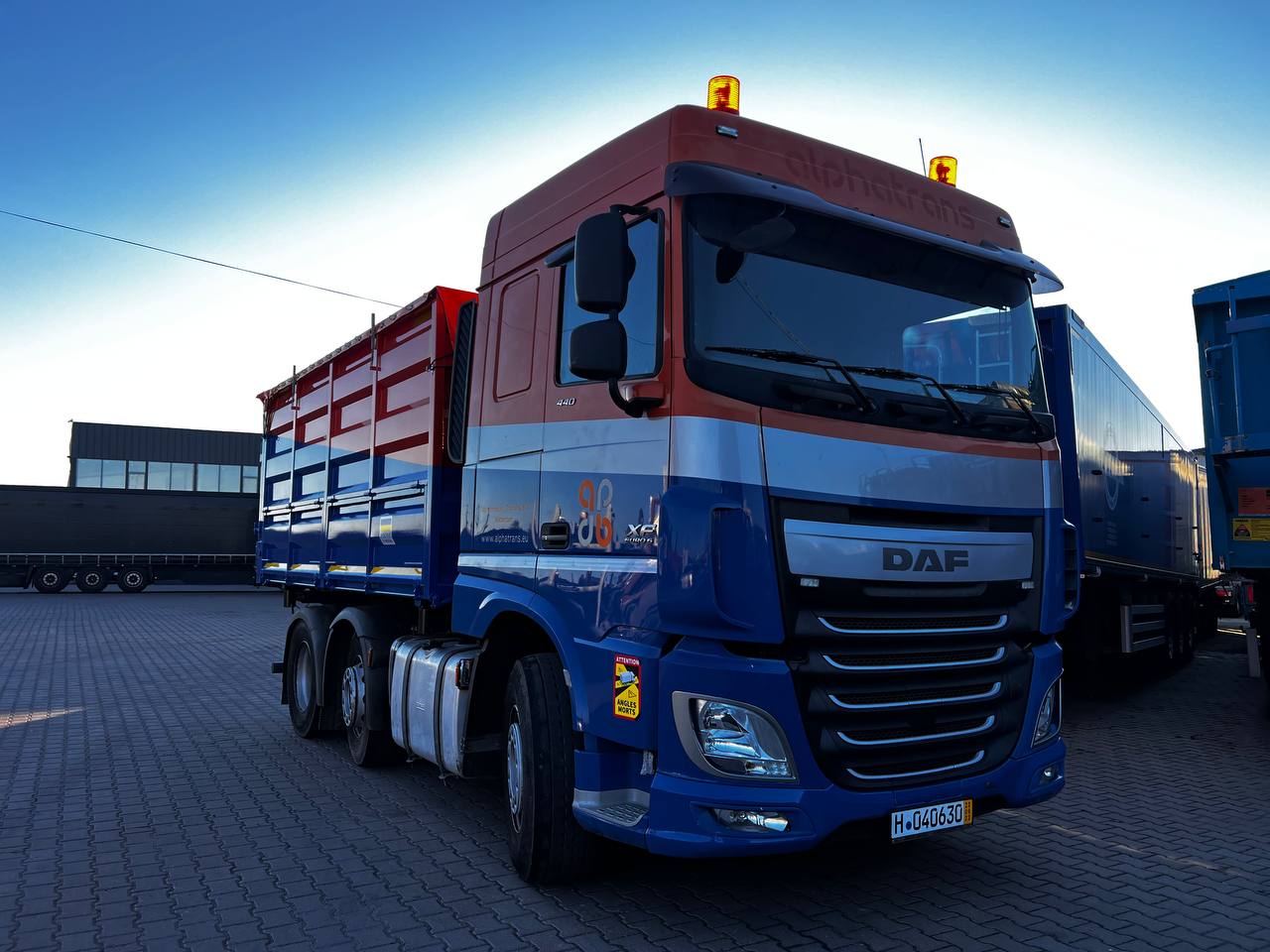 Самоскид DAF XF 440 FTG